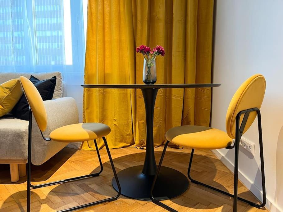 Central Getaway Studio Братислава Екстериор снимка